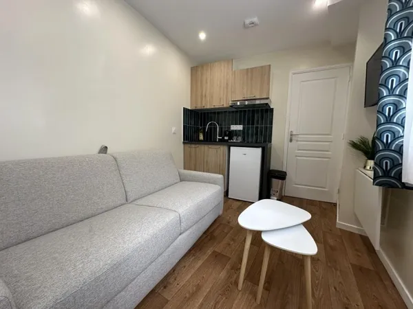 Studio 1 pièce 12 m² 