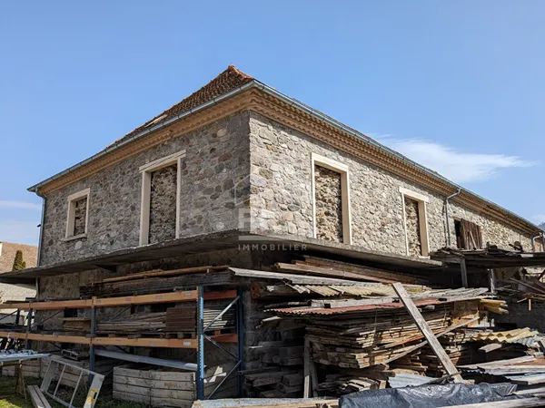 Corps de ferme en pierre ? Fort potentiel ? Champsaur 