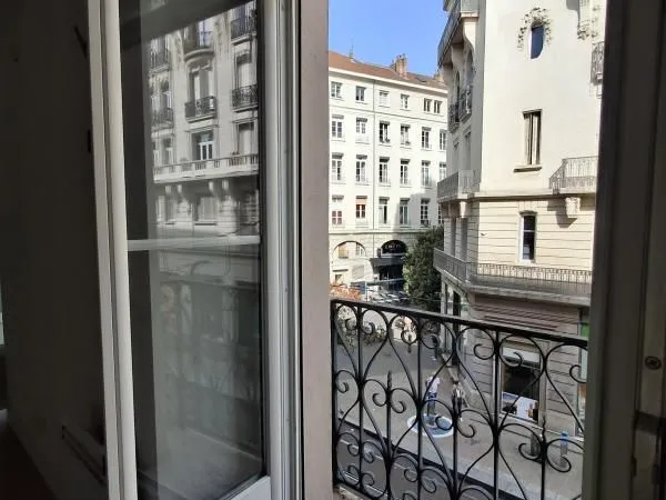 Studio 1 pièce 39 m² 