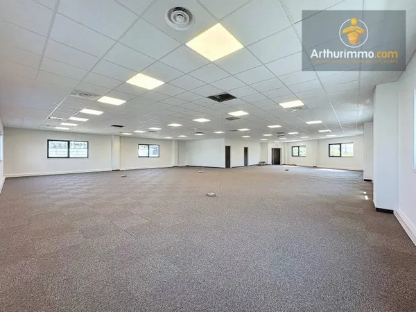 Bureaux 150 m² 