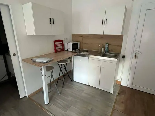 Studio 1 pièce 25 m² 