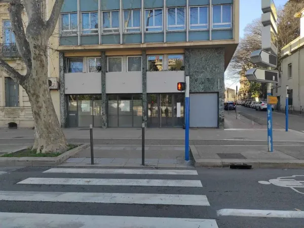 Local commercial - angle de rue - Gambetta 