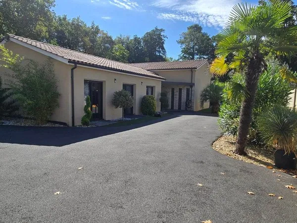 Maison contemporaine 8 pièces 192 m² 