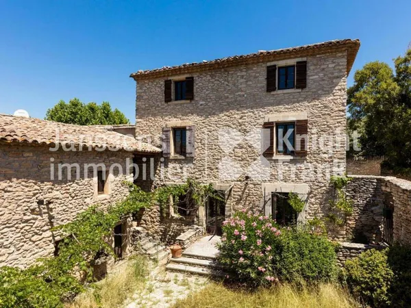 Maison 9 pièces 350 m² 