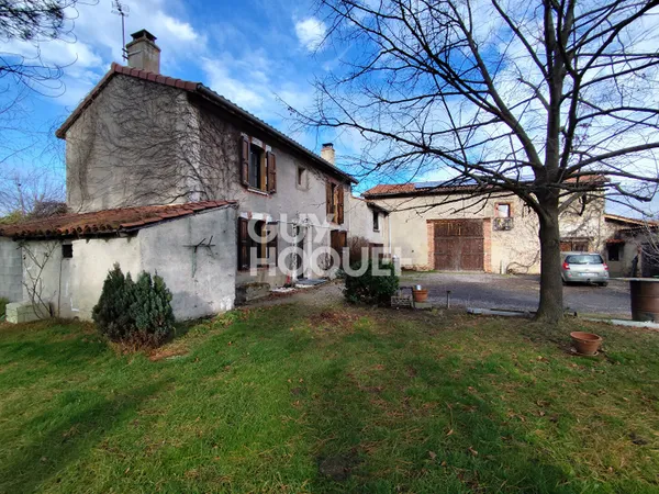 Maison spacieuse à vendre à Saint Romain le Puy 
