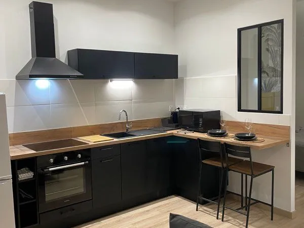 STUDIO 35m2 avec terrasse refait à neuf CERS 