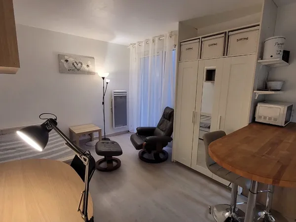 Studio 1 pièce 20 m² 