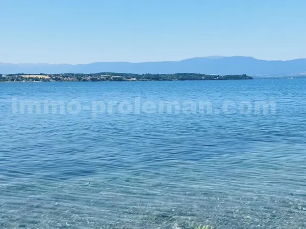 Terrain 725 m² 