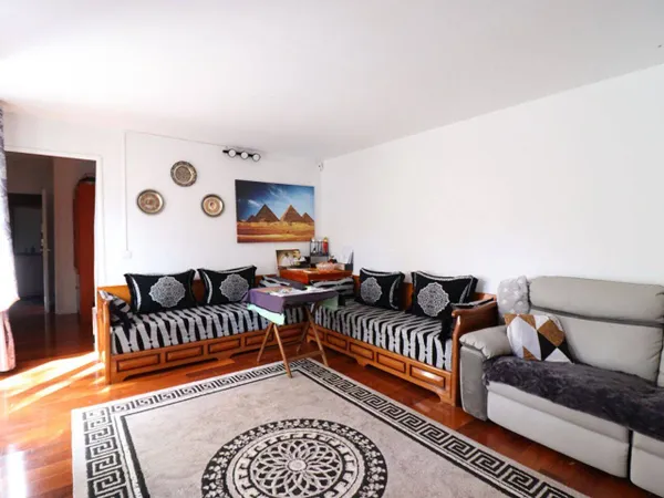 Appartement 4 pièces 77 m² 