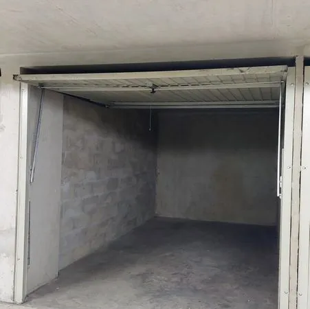 Garage fermé 12.20m2 en sous-sol - Bron (avenue Franklin Roosevelt) 