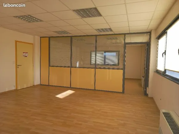 Bureau 113 m² 