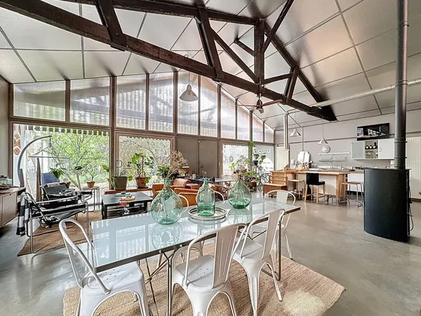 LOFT SUR BEGLES AVEC JARDIN 