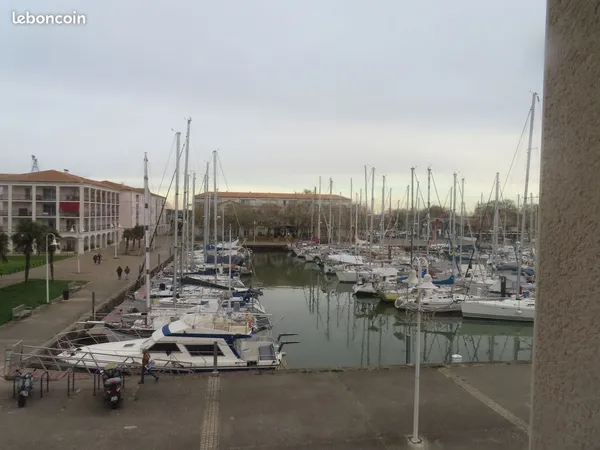 Appartement T2 meublé de 34 m² avec balcon vue sur le port de Plaisance, Rochefort 