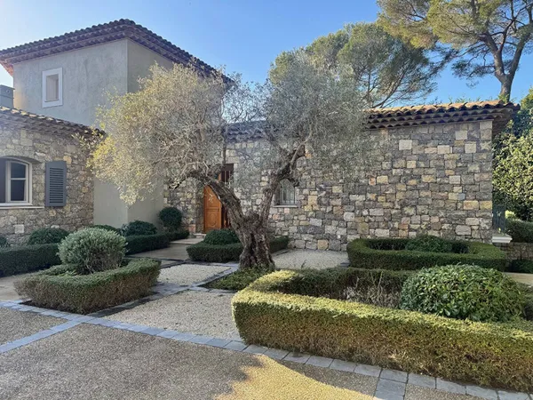 Maison 10 pièces 420 m² 