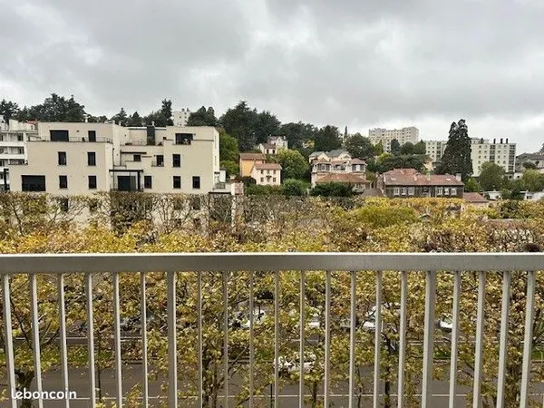 Studio 1 pièce 32 m² 