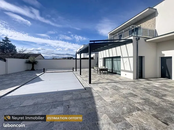 Maison 9 pièces 237 m² 