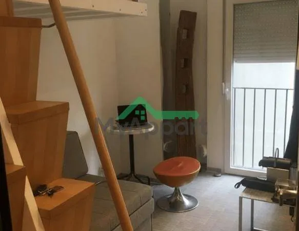Studio 1 pièce 12 m² 