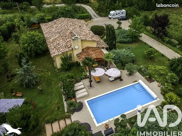 Maison 7 pièces 258 m² 