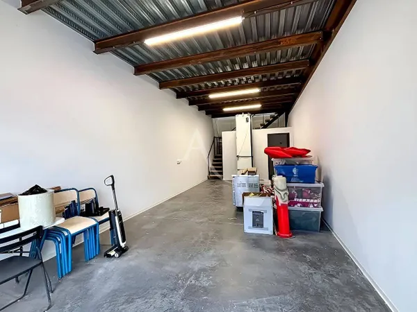 Local commercial 300 m² 