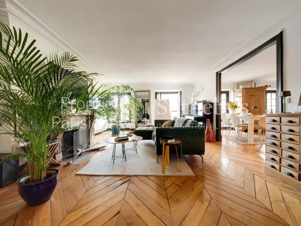 Duplex 129 m² en Derniers Étages avec 3 Chambres - Immeuble 1750 - Paris 1er 