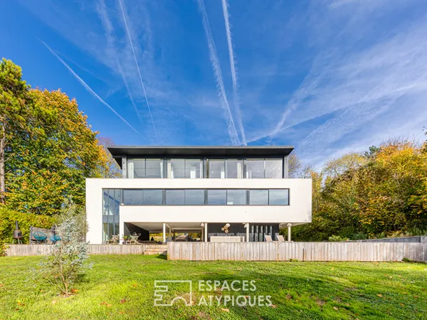 L'Esprit Corbusier avec vue panoramique sur la Seine 