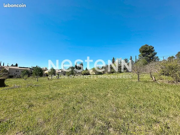 Terrain 2400 m² LORGUES 