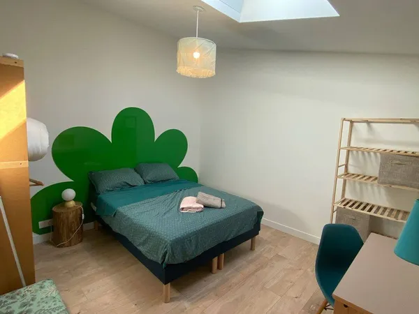 Appartement 1 pièce 270 m² 
