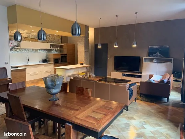 Appartement 6 pièces 153 m² 