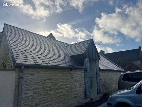 Maison rénovée avec cour privative + stationnement facile - 2 chambres - Disponible le 28.11.25 