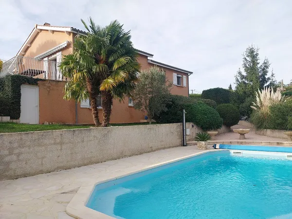 Maison de plain-pied 5 pièces 140 m² 