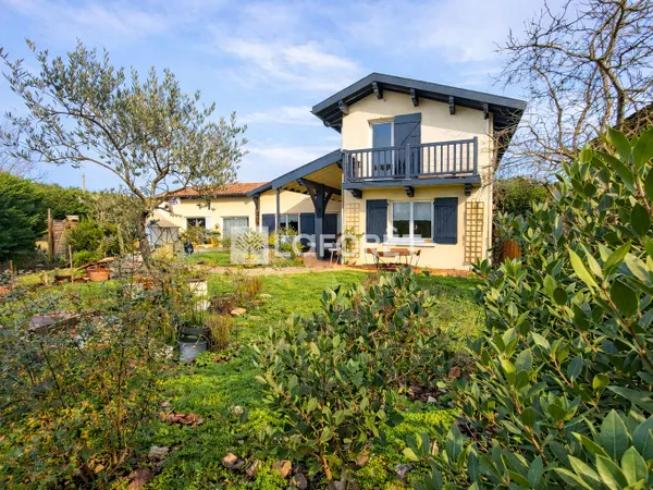Maison familiale aux multiples possibilités d'aménagement 6 pièces 137 m² 