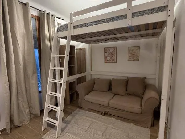 Studio 1 pièce 18 m² 