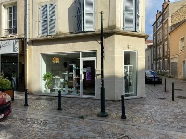 VENDU LOUÉ local commercial rentabilité 8% 