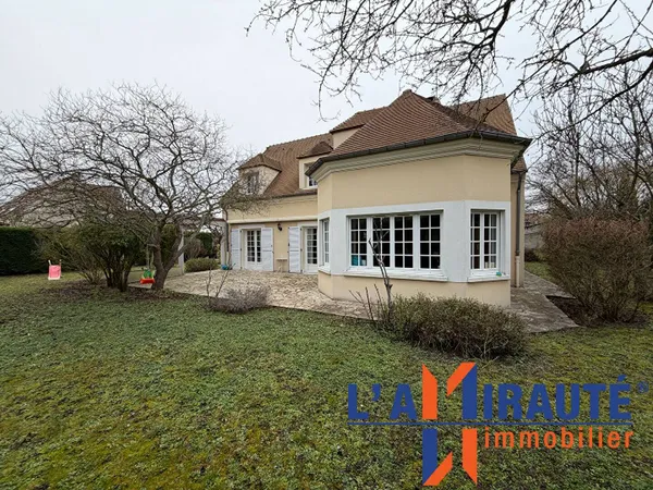 Maison 9 pièces 218 m² 
