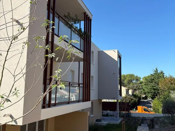 Appartement T3 meublé-neuf-terasse-parking.Haut Villeneuve les Avignon 
