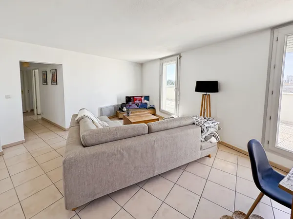 Appartement 3 pièces avec grande terrasse aux Chartrons à Bordeaux 
