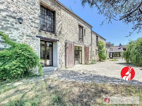 Maison 9 pièces 383 m² 