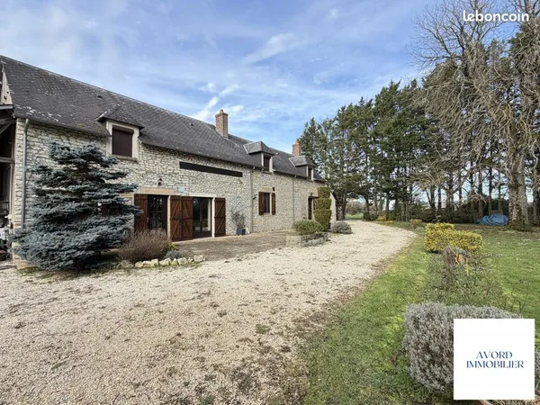 Propriété 9 pièces 285 m² 