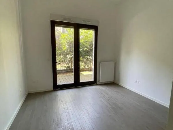 Studio 1 pièce 24 m² 