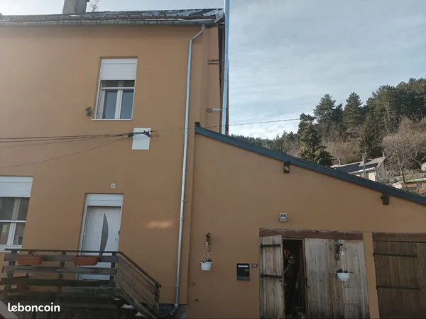 RARE SUR LE SECTEUR - Maison 5 pièces avec terrain & 5 parkings - Susville 