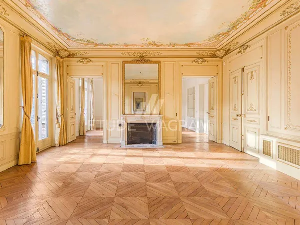 Appartement 8 pièces 248 m² 