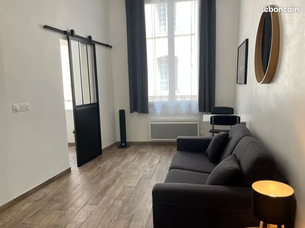 Loue studio meublé pour étudiant centre Aix en Provence 