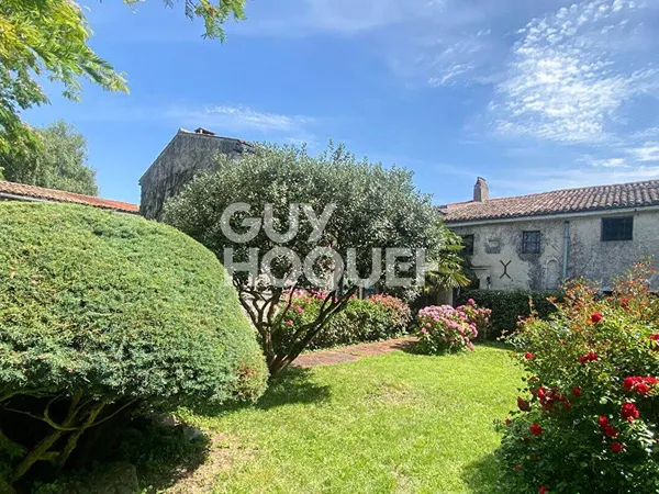 Maison 7 pièces 303 m² 