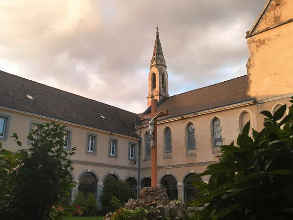 Loue chambre dans résidence étudiante - Vannes - 10m² 