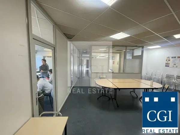 Local professionnel 257 m² 