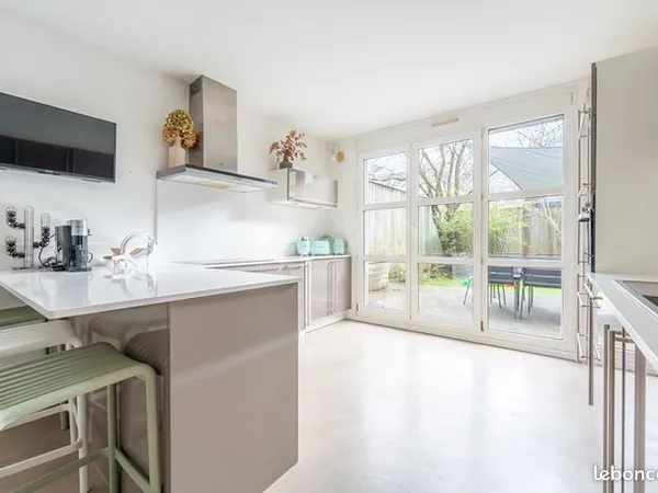 Appartement 6 pièces 185 m² 
