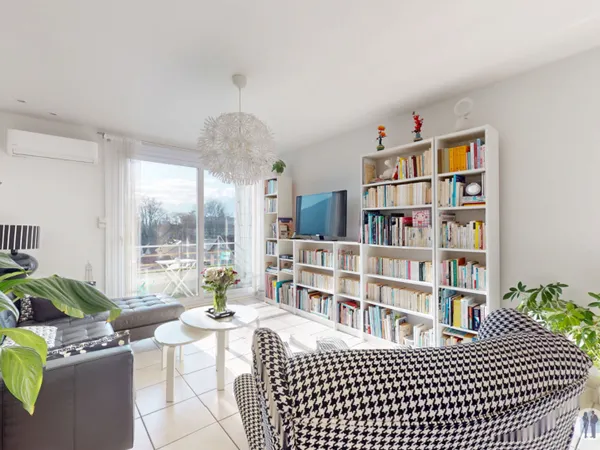 Appartement Saint Martin D Heres 4 pièce(s) 80 m2 + cave 