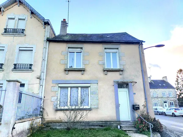 Maison de bourg Pre En Pail 3 pièces 65m² ascenseur 