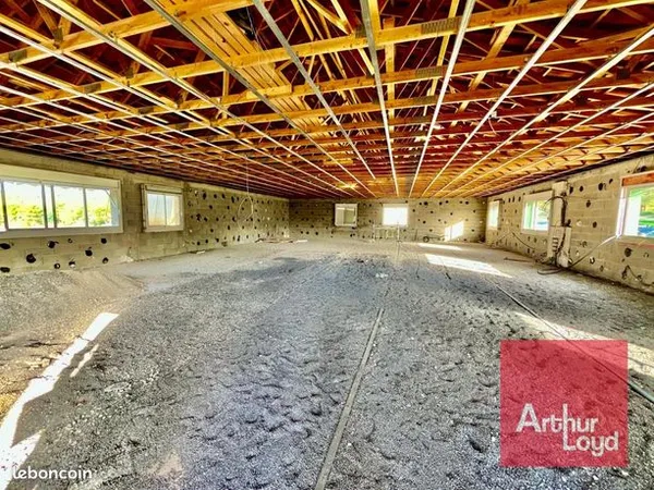 Local commercial 640 m² 