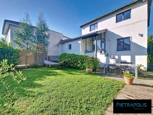 Maison 5 pièces 140 m² 